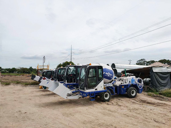 self loading concrete mixer pump